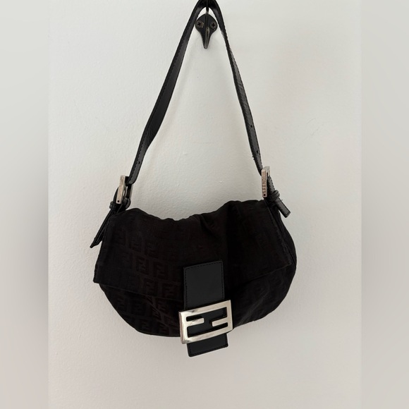 Fendi Handbags - Fendi Y2K vintage logo black purse